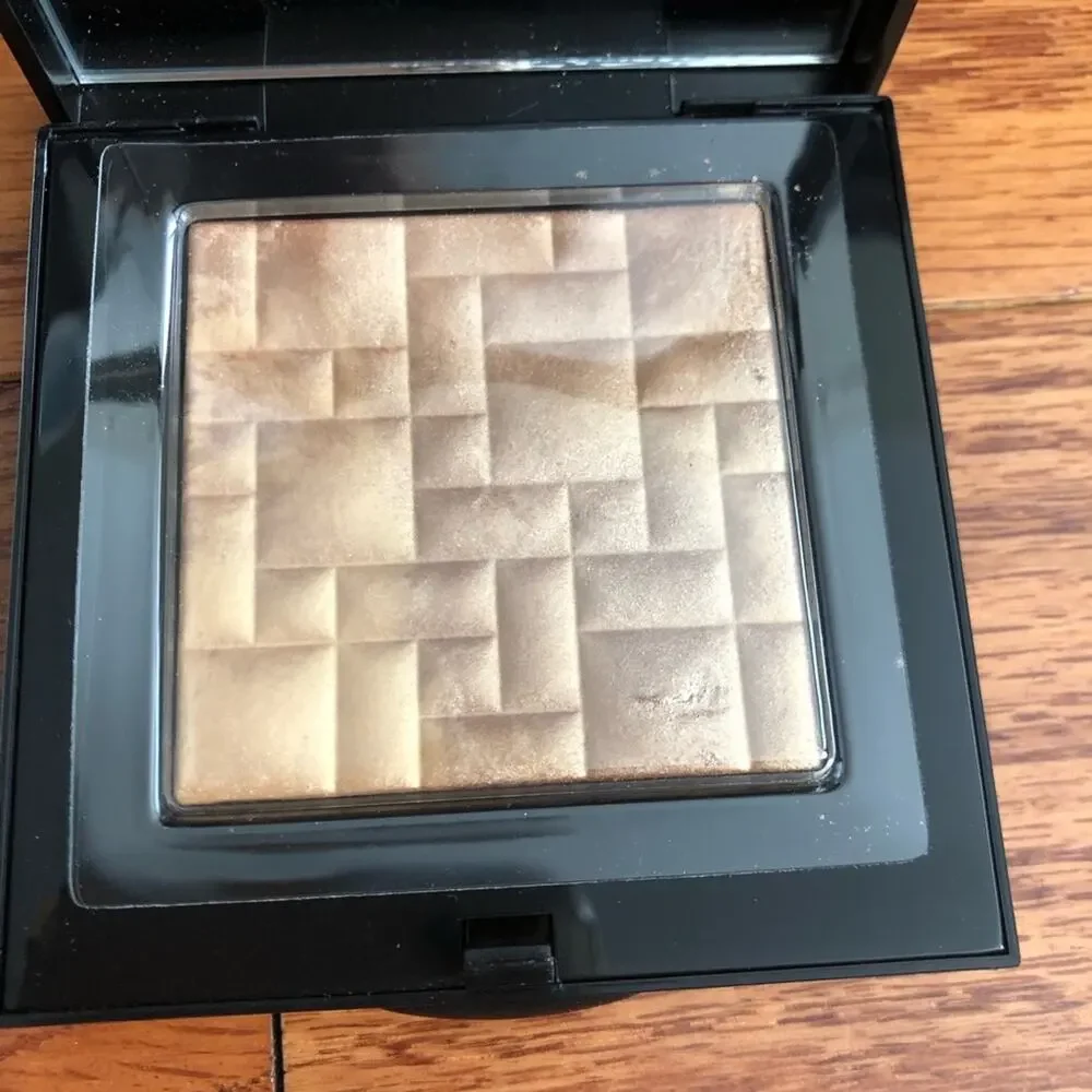 Bobbi Brown Moon Glow Highlighting Powder Makeup NWT